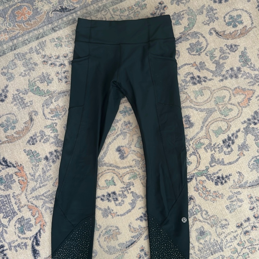 lululemon athletica 25” teal leggings with wavy bottom